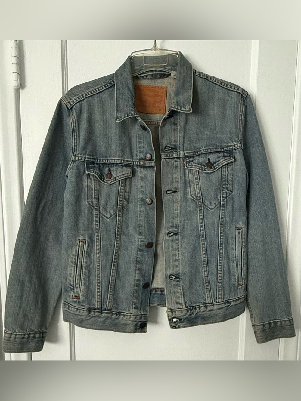 Women’s Levi’s Blue Denim Trucker Jacket Medium Classic Fit